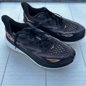 Hoka One One Clifton 9 Women’s 8.5  Black Rose Gold Preowned.  Insole replaced.